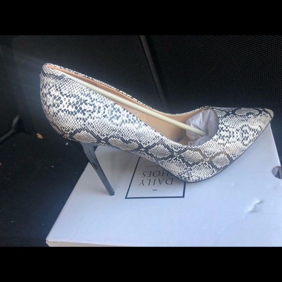 Grey and white spike Heel - Picture 1 of 4